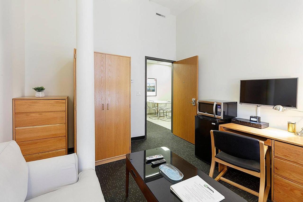 Studio Ready 4 Students & Traveling Professionals! 310 Apartment Boston Luaran gambar